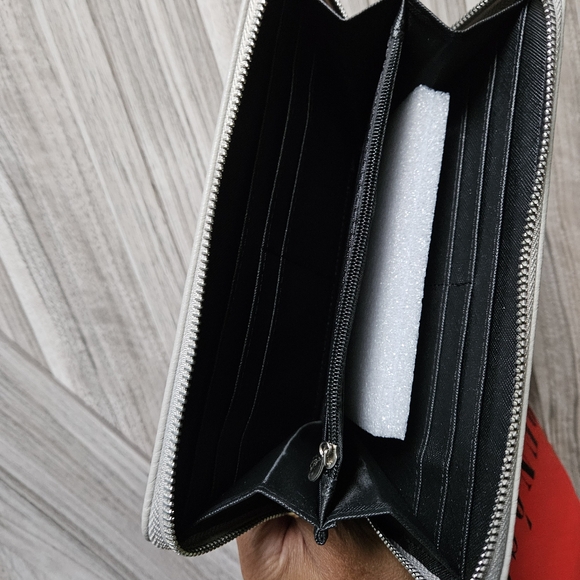 Benoss Milan Zip Around Wallet Gray Vegan Clutch - Picture 8 of 9